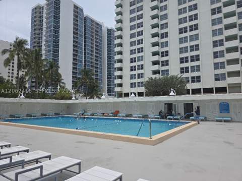 2899 Collins Ave 940, Miami Beach FL - photo 20 of 38