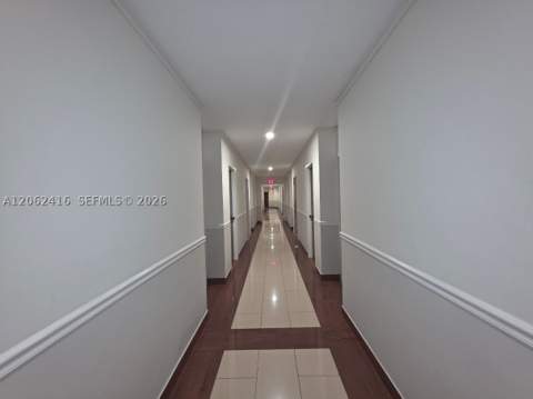 2899 Collins Ave 940, Miami Beach FL - photo 8 of 38