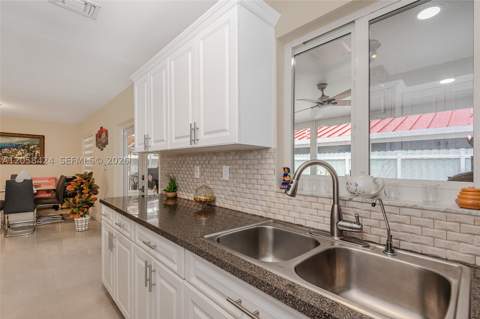 11559 SW 7th St, Sweetwater FL - photo 10 of 28