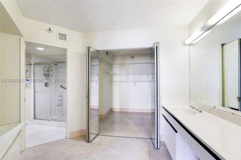 19101 NE 36th Ct 705, Aventura FL - photo 8 of 14