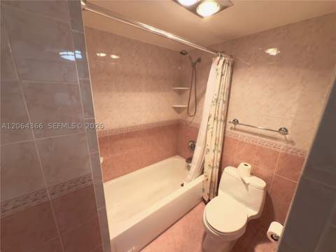 3675 N Country Club Dr 109, Aventura FL - photo 22 of 29