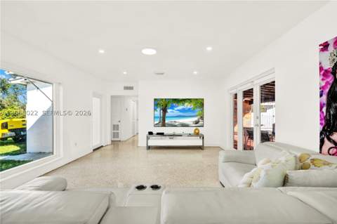 10100 Nicaragua Dr, Cutler Bay FL - photo 14 of 32