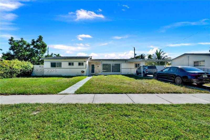 3 bedroom SingleFamilyResidence at 10100 Nicaragua Dr, Cutler Ridge Sec 3, Cutler Bay — photo 2