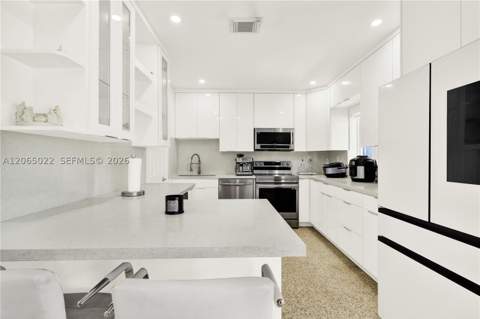 10100 Nicaragua Dr, Cutler Bay FL - photo 8 of 32