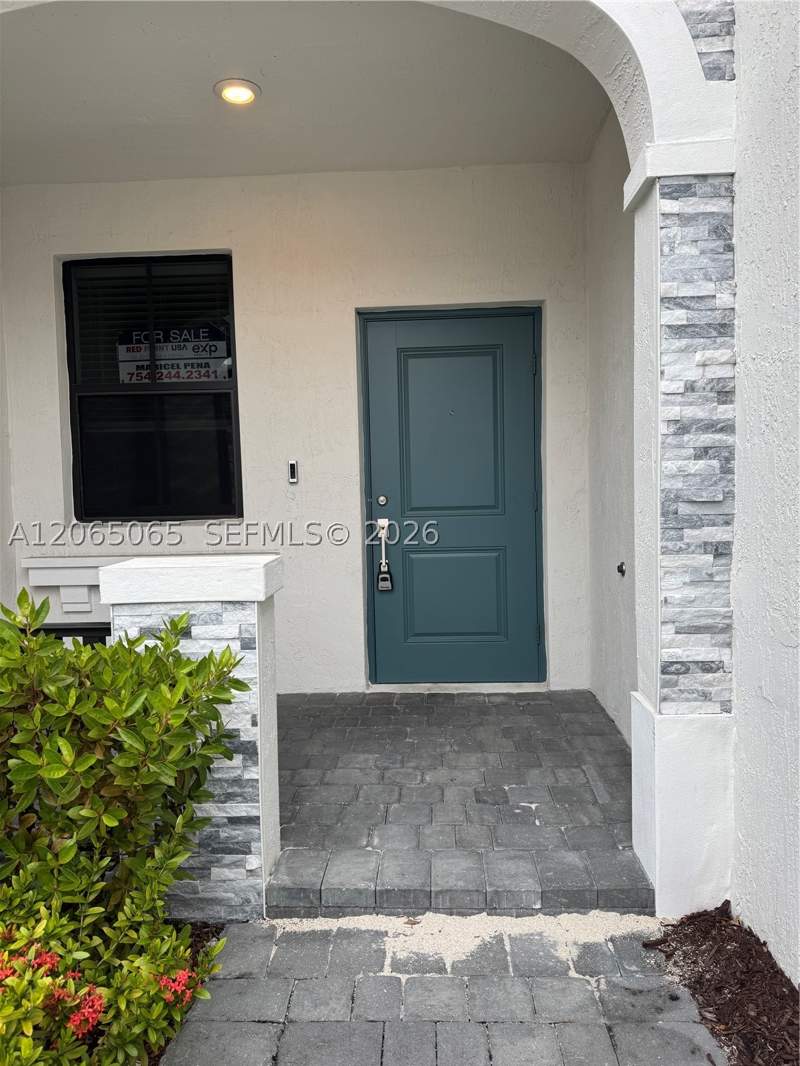 3 bedroom Townhouse at 13411 SW 287th Ter 13411, Pine Isle, Homestead — photo 2