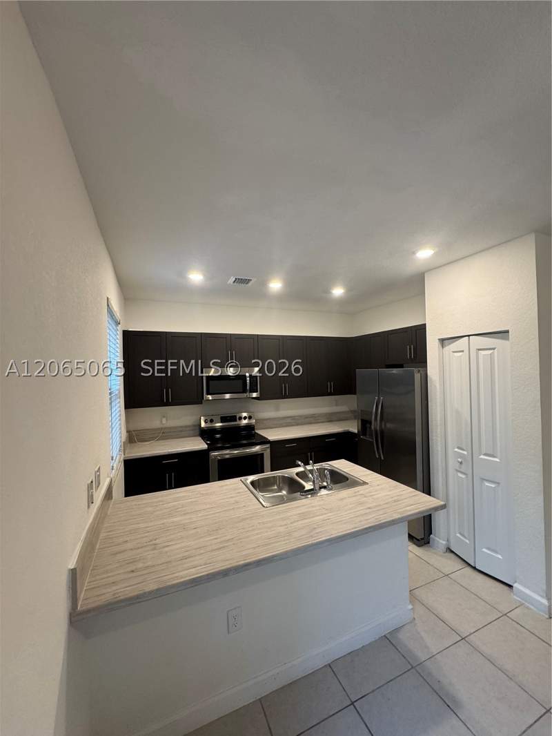 3 bedroom Townhouse at 13411 SW 287th Ter 13411, Pine Isle, Homestead — photo 3
