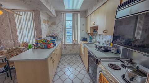 230 174th St 2412, Sunny Isles Beach FL - photo 17 of 41