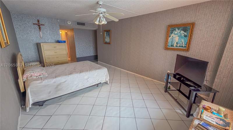 2 bedroom Condominium at 230 174th St 2412, Winston Tower 300 Condo, Sunny Isles Beach — photo 5
