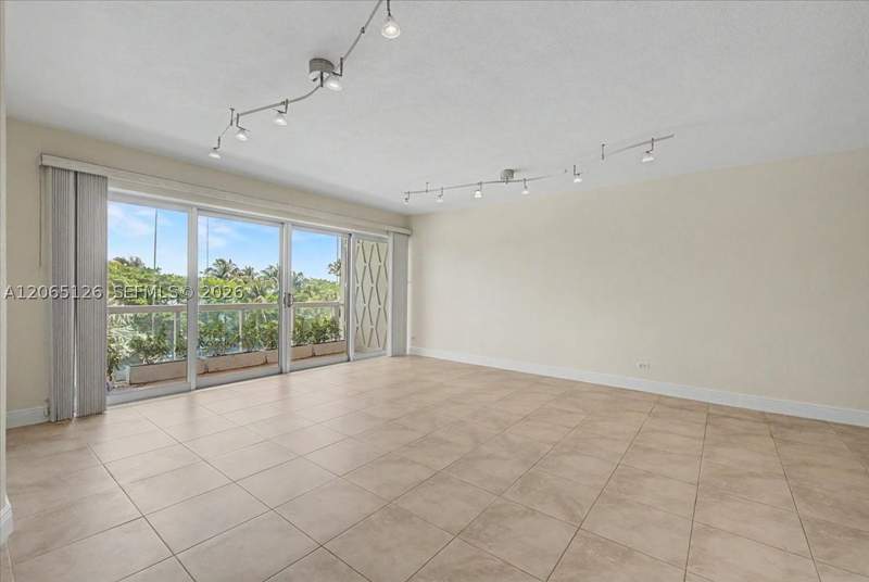 1 bedroom Condominium at 2451 Brickell Ave 4F, Brickell Townhouse Condo, Miami — photo 3