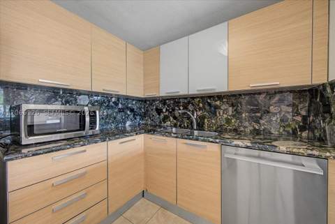 2451 Brickell Ave 4F, Miami FL - photo 8 of 33