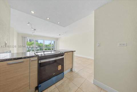 2451 Brickell Ave 4F, Miami FL - photo 9 of 33