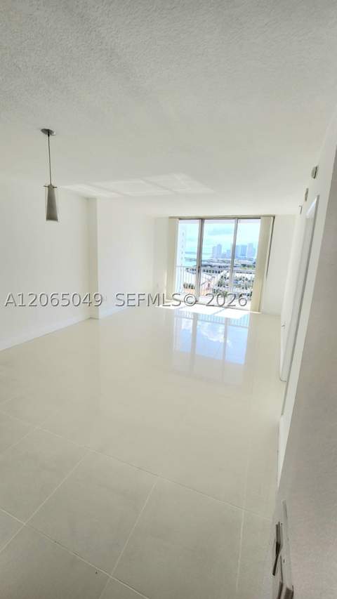 1750 N Bayshore Dr 2010, Miami FL - photo 13 of 23