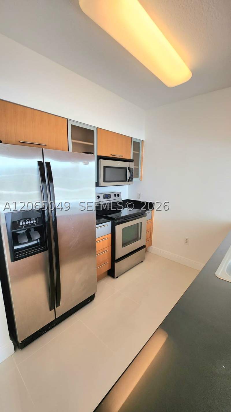 1 bedroom Condominium at 1750 N Bayshore Dr 2010, Opera Tower Condo, Miami — photo 5