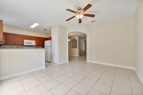 1427 SE 25th Ave, Homestead FL - photo 12 of 33