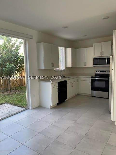 3 bedroom Townhouse at 2435 SE 11th St, Towns At Seascape, Homestead — photo 2