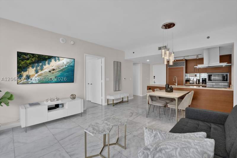 1 bedroom Condominium at 485 Brickell Ave 2103, Icon Brickell Condo No 3, Miami — photo 5
