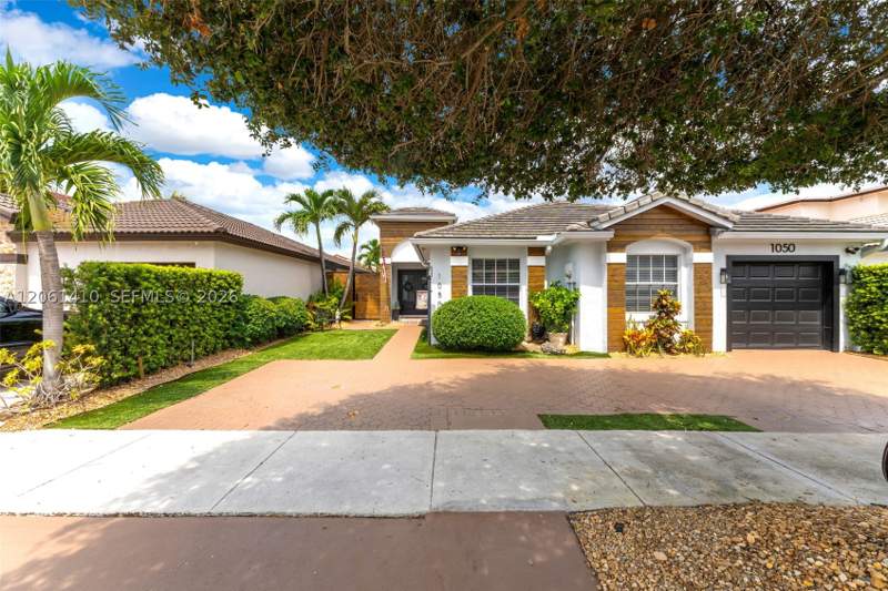 4 bedroom SingleFamilyResidence at 1050 NW 129th Ave, Shoma Homes At Tamiami II, Miami — photo 2