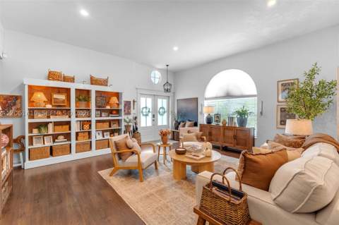 1050 NW 129th Ave, Miami FL - photo 7 of 34