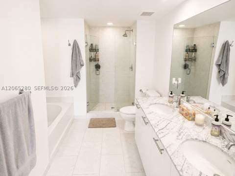 950 Brickell Bay Dr 3904, Miami FL - photo 17 of 46