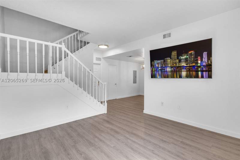 4 bedroom Villa at 1975 NW 3rd Ct 39, The Villas Of St Agnes Co, Miami — photo 5