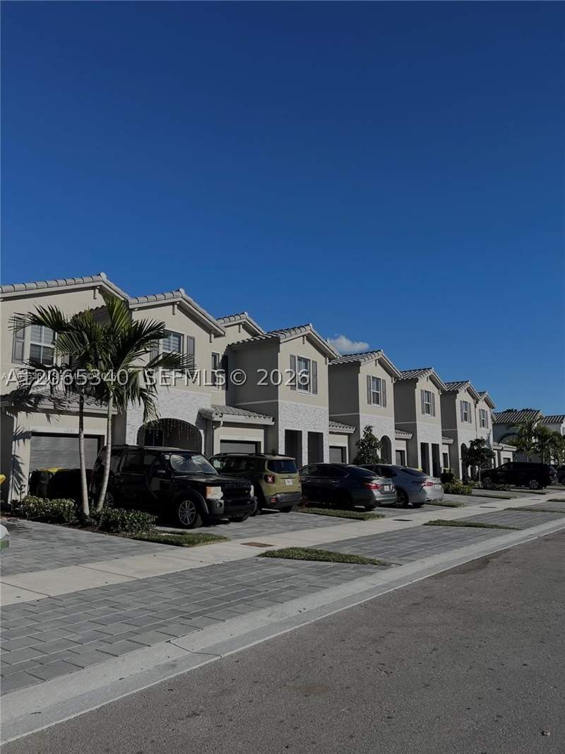 3 bedroom Townhouse at 1211 SE 27th Ter, Homestead Park Of Commerc, Homestead — photo 2