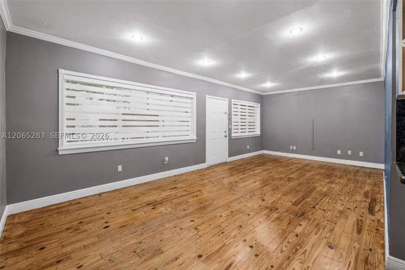 1 bedroom Condominium at 7845 NE Bayshore Ct 12, Tudor House Condo, Miami — photo 5
