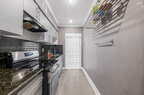 7845 NE Bayshore Ct 12, Miami FL - photo 9 of 28