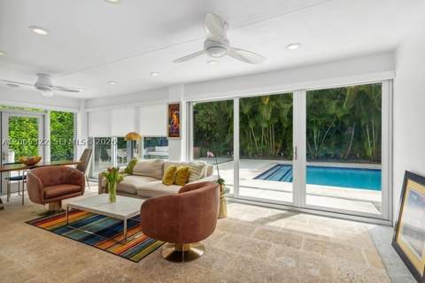 8215 SW 63rd Pl, Miami FL - photo 10 of 30