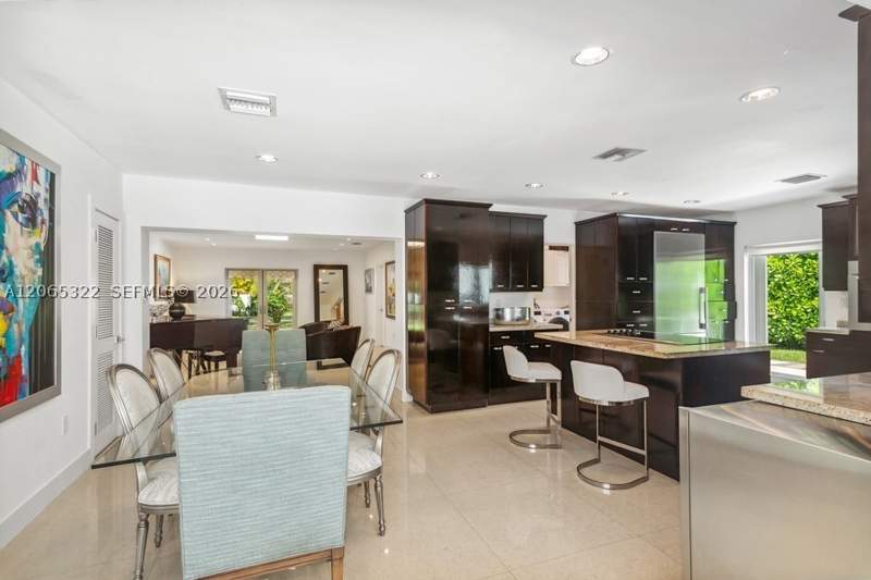 4 bedroom SingleFamilyResidence at 8215 SW 63rd Pl, Beverly Gardens, Miami — photo 4