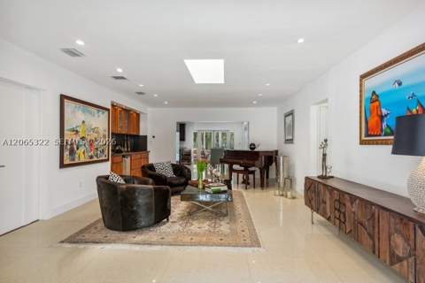 8215 SW 63rd Pl, Miami FL - photo 6 of 30