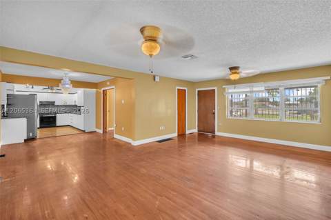 17520 NW 17th Ave, Miami Gardens FL - photo 9 of 36