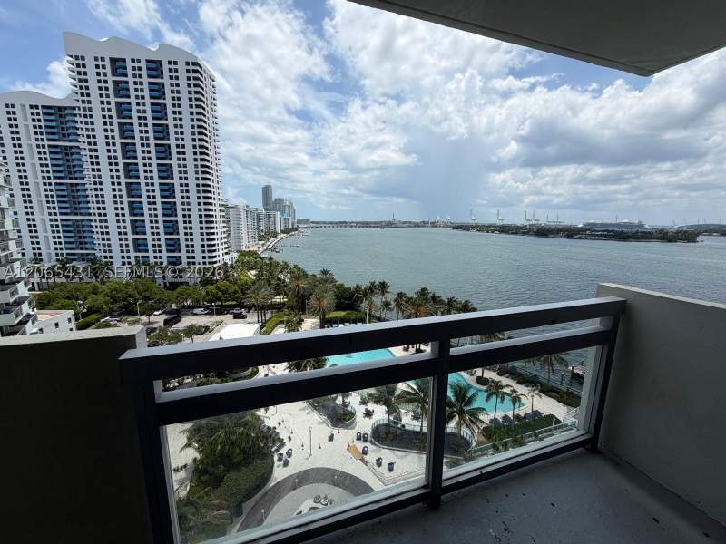 2 bedroom Condominium at 1500 Bay Rd 1228S, Flamingo South Beach I Co, Miami Beach — photo 2