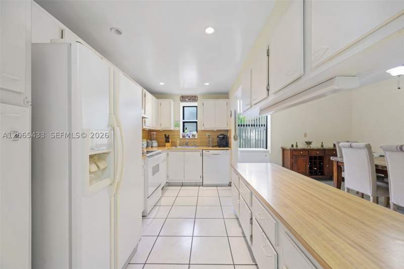 3 bedroom Condominium at 20401 NE 30th Ave 320-8, Villa Dorada Condo No 2, Aventura — photo 4