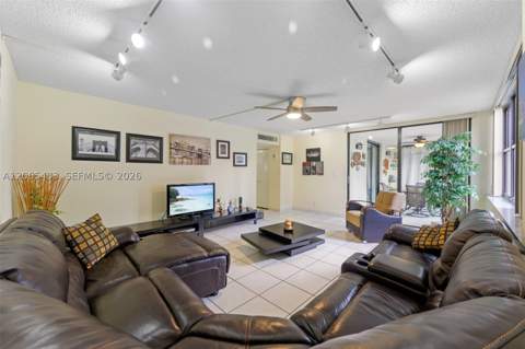 20401 NE 30th Ave 320-8, Aventura FL - photo 7 of 24