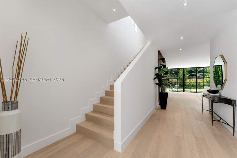 4 bedroom SingleFamilyResidence at 3352 Charles Ave, Frow Homestead, Miami — photo 3
