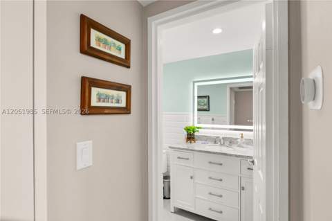 5601 Collins Ave 1216, Miami Beach FL - photo 23 of 30
