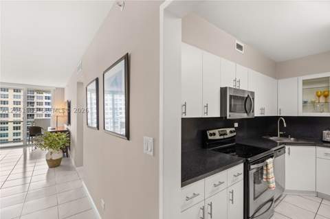 5601 Collins Ave 1216, Miami Beach FL - photo 6 of 30