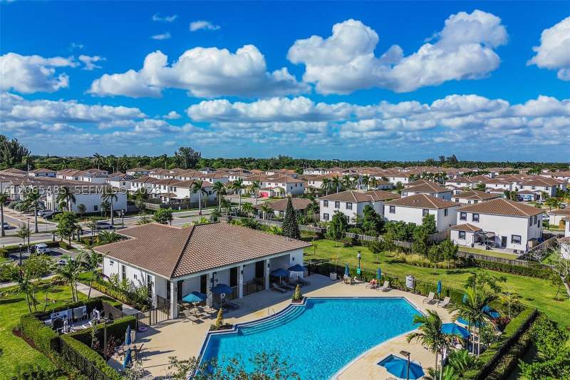 3 bedroom Townhouse at 11907 SW 247th Ter, Silver Palm Residential H, Homestead — photo 3