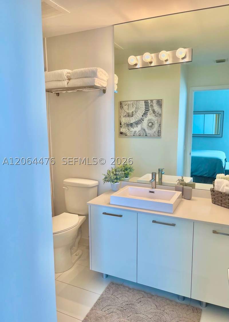 1 bedroom Condominium at 151 SE 1 St 2406, Centro Condo, Miami — photo 3