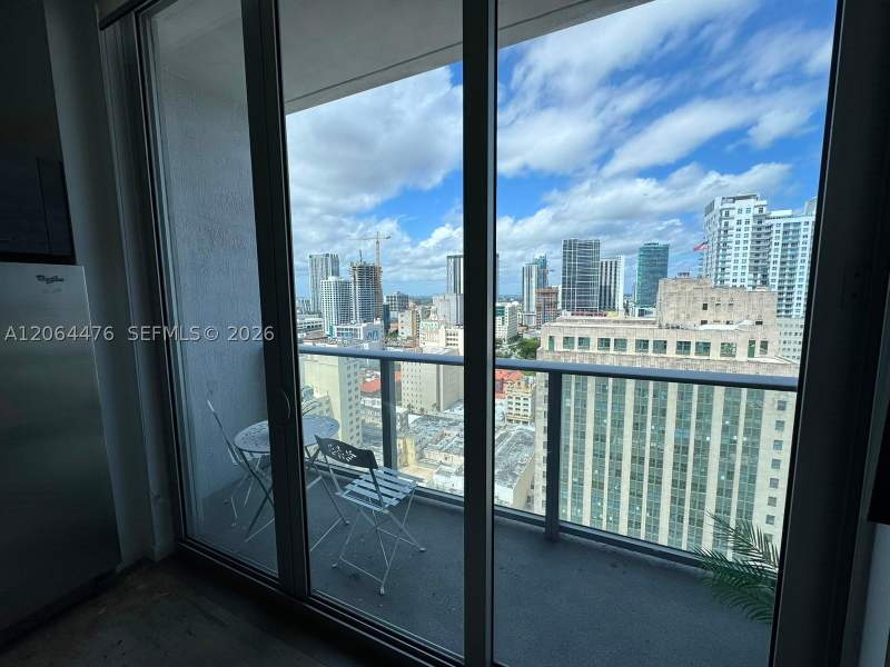1 bedroom Condominium at 151 SE 1 St 2406, Centro Condo, Miami — photo 4