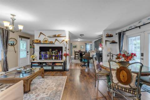 20301 SW 105th Ave, Cutler Bay FL - photo 6 of 55