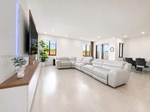15749 SW 136th Ter, Miami FL - photo 15 of 63