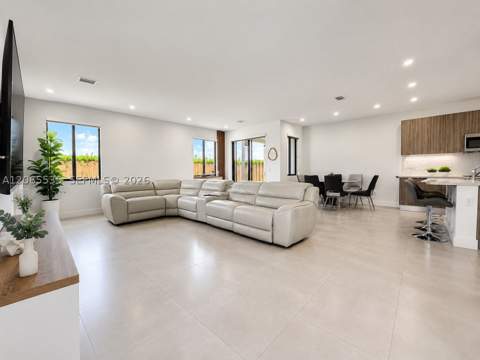 15749 SW 136th Ter, Miami FL - photo 16 of 63
