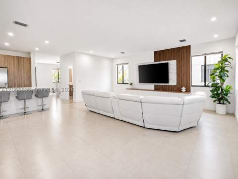 15749 SW 136th Ter, Miami FL - photo 20 of 63