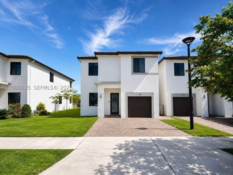 4 bedroom SingleFamilyResidence at 15749 SW 136th Ter, Century Gardens South, Miami — photo 4