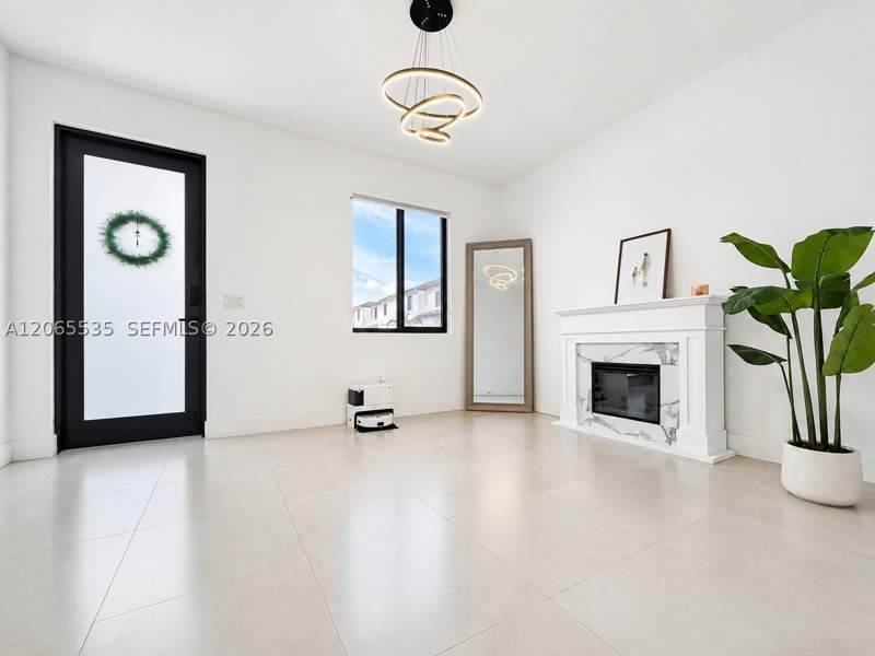 4 bedroom SingleFamilyResidence at 15749 SW 136th Ter, Century Gardens South, Miami — photo 5