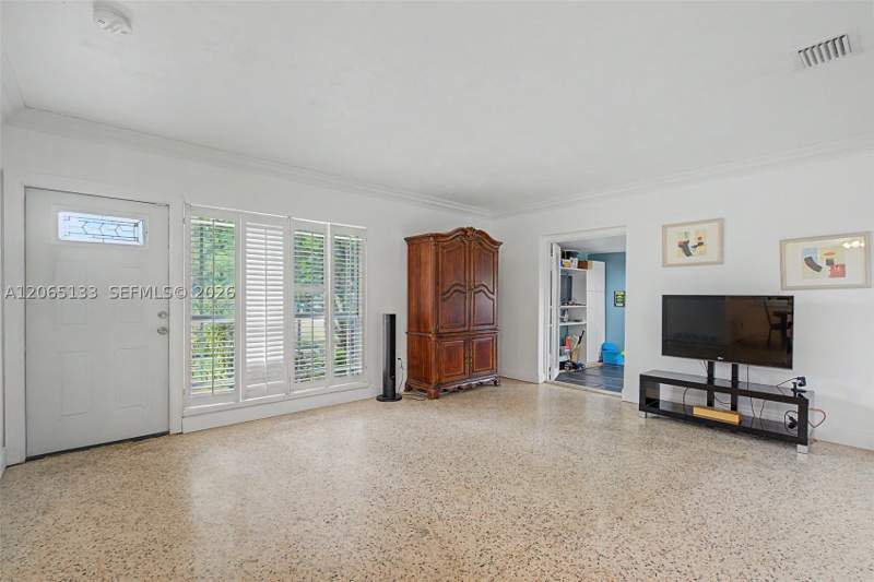 4 bedroom SingleFamilyResidence at 9770 Cutler Ridge Dr, Cutler Ridge Sec 5, Cutler Bay — photo 2