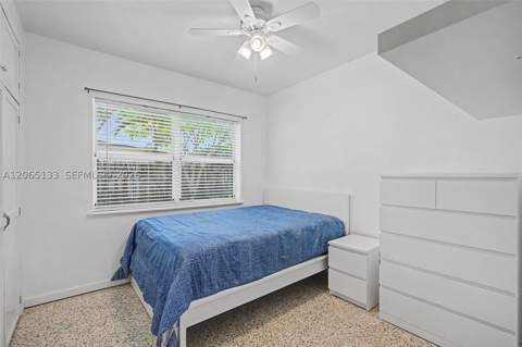 9770 Cutler Ridge Dr, Cutler Bay FL - photo 9 of 23