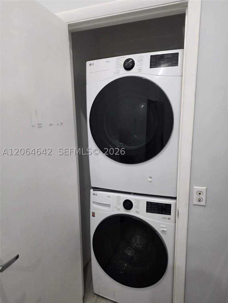 2 bedroom Condominium at 1900 N Bayshore Dr 512, Quantum On The Bay Condo, Miami — photo 4