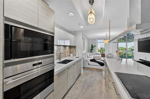17301 Biscayne Boulevard 506, North Miami Beach FL - photo 10 of 54